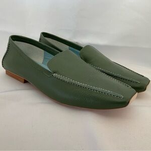 NEW Comfortable loafer